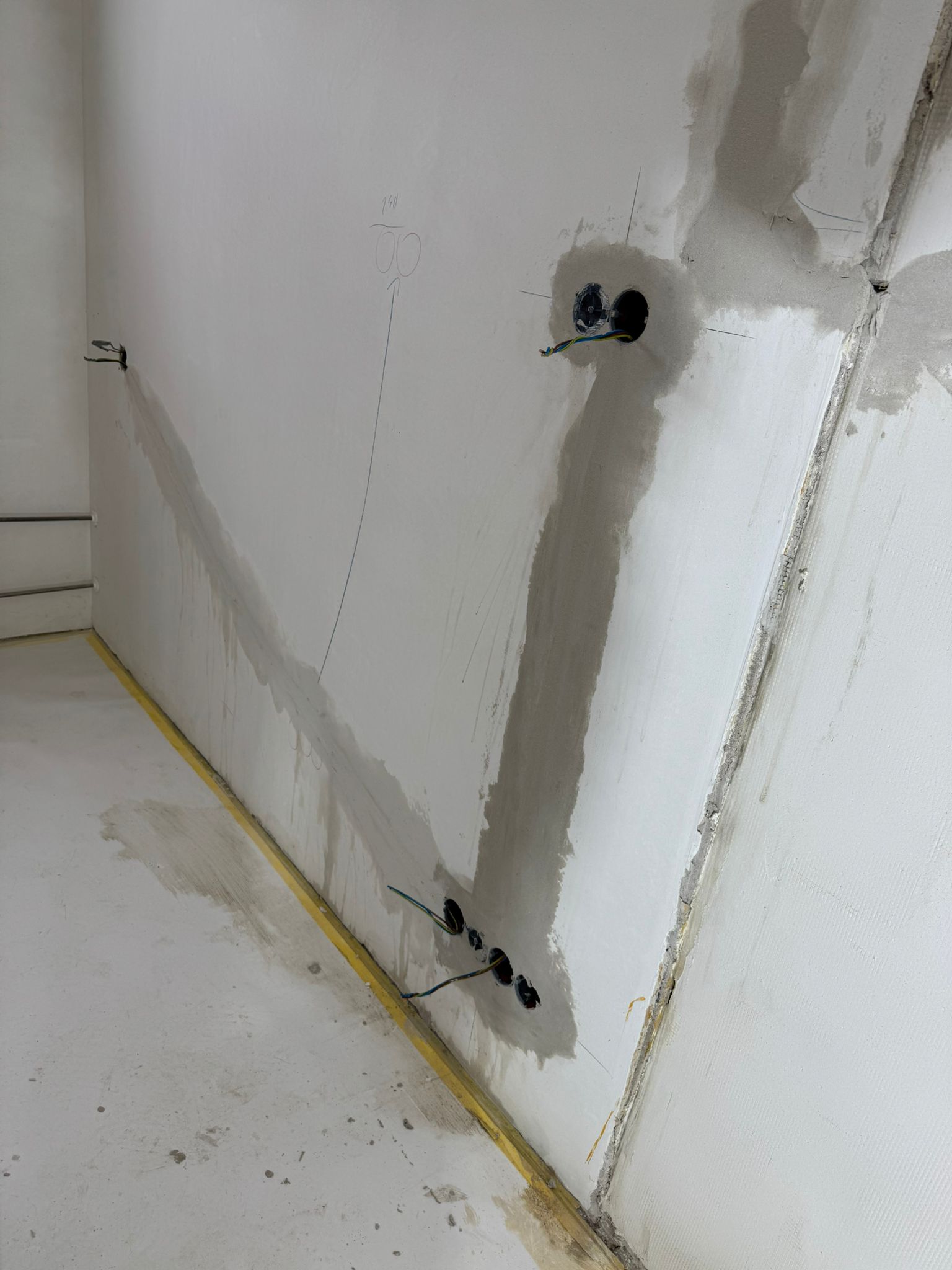 inbouwdoos stopcontact rough-in witte wand